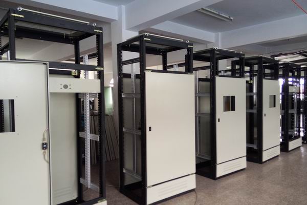 兵团七团控制柜-3683厂家控制柜检修需要注意的